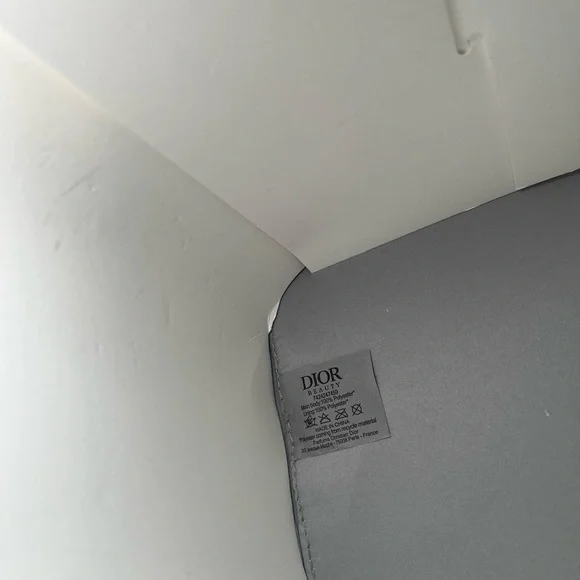 Dior Beauty Vanity All Around the World GWP - Picture 6 of 6